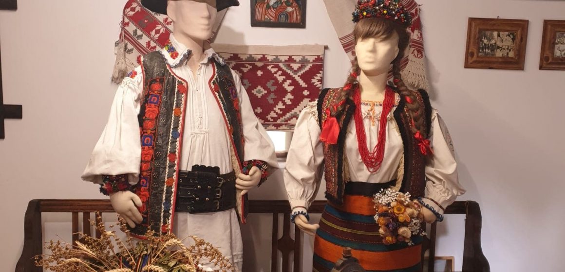 Expoziția „Nunta în Maramureș” se întoarce acasă