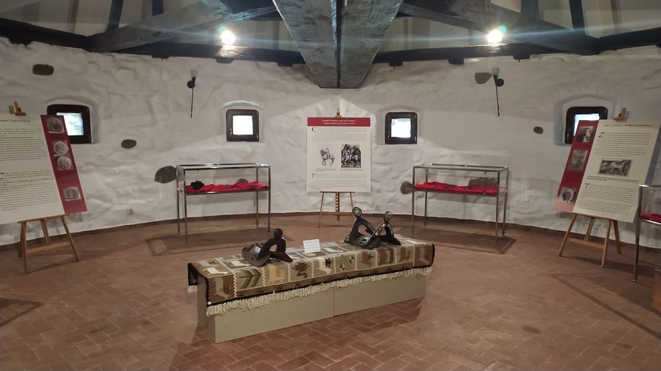 Expoziție temporară despre elemente de harnașament din epoca medievală, la Bastionul Măcelarilor Expoziție temporară despre elemente de harnașament din epoca medievală, la Bastionul Măcelarilor