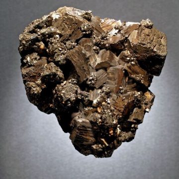 Un eșantion de calcopirită, exponatul săptămânii la Mineralogie