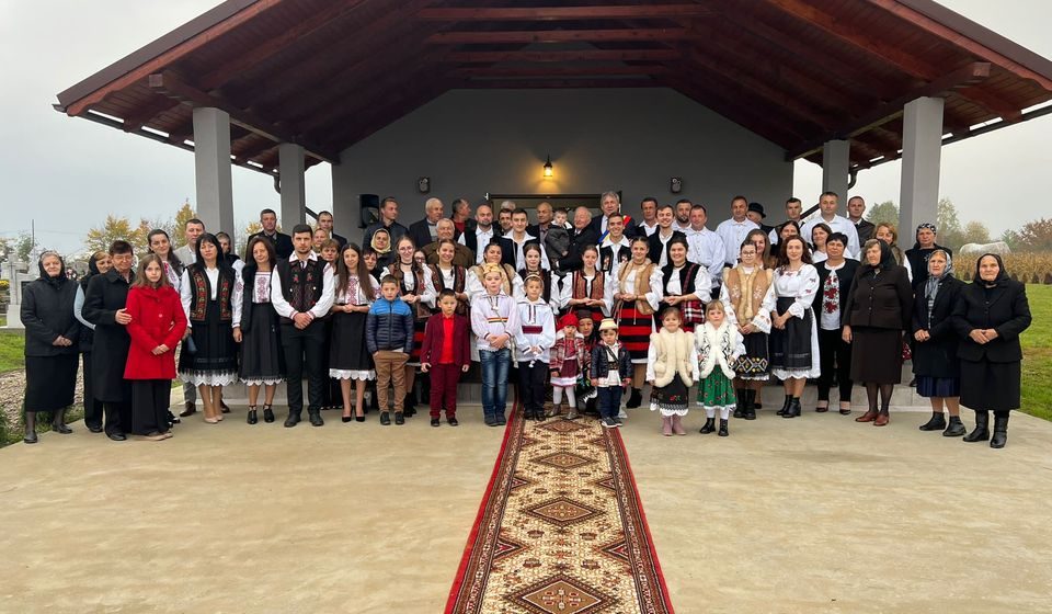 S-a sfințit capela mortuară din satul Dănești, comuna Mireșu Mare S-a sfințit capela mortuară din satul Dănești, comuna Mireșu Mare