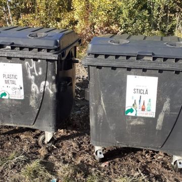 În toate cimitirele din Baia Sprie se face colectare selectivă
