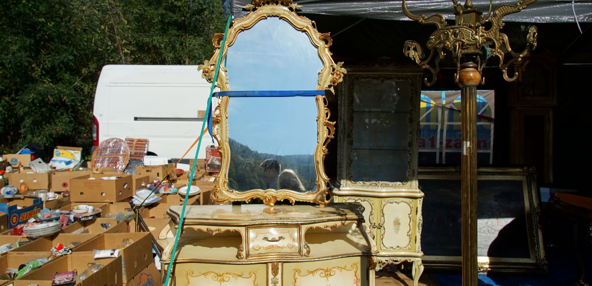 Târgul celebru de la Negreni și-a deschis porțile, partea de antichități este senzațională