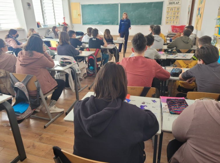 Zeci de activități de prevenire în școlile maramureșene în luna octombrie Zeci de activități de prevenire în școlile maramureșene în luna octombrie