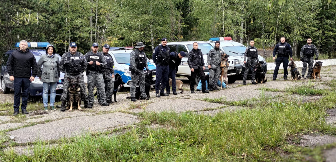 Patrupezii polițiști s-au antrenat alături de „colegii” lor jandarmi