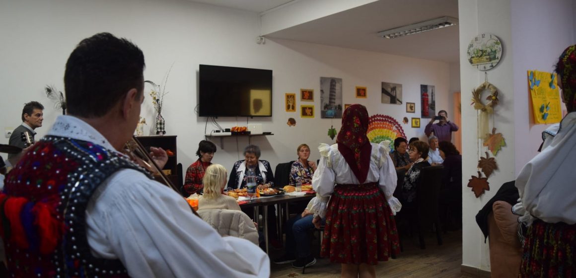 Seniori sărbătoriți Seniori sărbătoriți