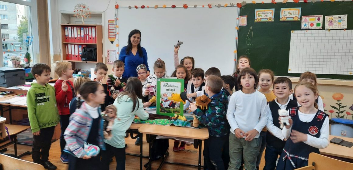 Covorul povestitor „Ridichea uriaşă”, la Şcoala „George Coşbuc”