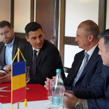 Ambasadorul României în Ucraina, Alexandru Victor Micula, a făcut o vizită oficială în județul Maramureș
