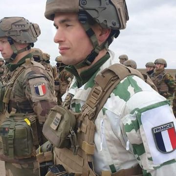 Un convoi de tehnică militară franceză intră azi în România Un convoi de tehnică militară franceză intră azi în România