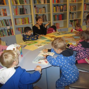 O zi de vacanţă la bibliotecă O zi de vacanţă la bibliotecă