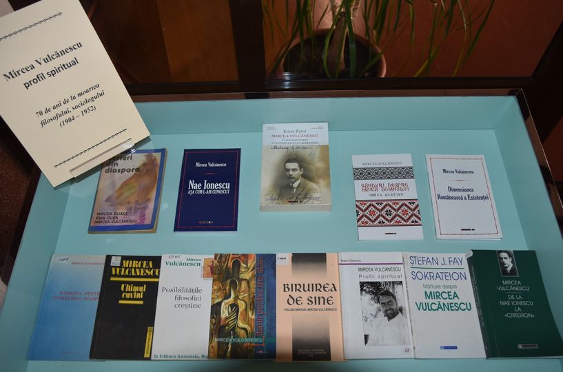 Vitrină de carte în memoria lui Mircea Vulcănescu Vitrină de carte în memoria lui Mircea Vulcănescu