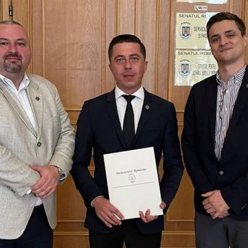 Dan Ivan, senator USR Maramureș: Încurajăm intrarea tinerilor pe piața muncii, încă din anii de studenție Dan Ivan, senator USR Maramureș: Încurajăm intrarea tinerilor pe piața muncii, încă din anii de studenție