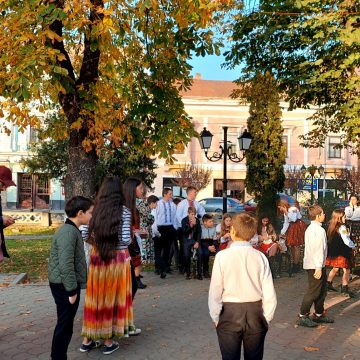 O parte din copiii de la CTF Bradului Sighetu Marmației, din cadrul DGASPC Maramureș, au participat la prima ediție a Festivalului Minorităților Naționale
