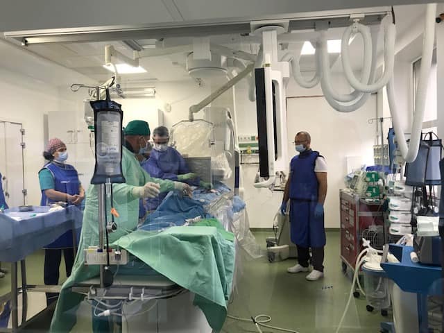 Cinci cazuri de patologie aortică abdominală complexă, cu risc vital, rezolvate endovascular cu succes la SJU Baia Mare Cinci cazuri de patologie aortică abdominală complexă, cu risc vital, rezolvate endovascular cu succes la SJU Baia Mare