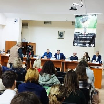 La Colegiul Național „Vasile Lucaciu” din Baia Mare a fost lansată cea de-a doua ediție a proiectului de responsabilitate socială „Fii avocat în școala ta!” La Colegiul Național „Vasile Lucaciu” din Baia Mare a fost lansată cea de-a doua ediție a proiectului de responsabilitate socială „Fii avocat în școala ta!”