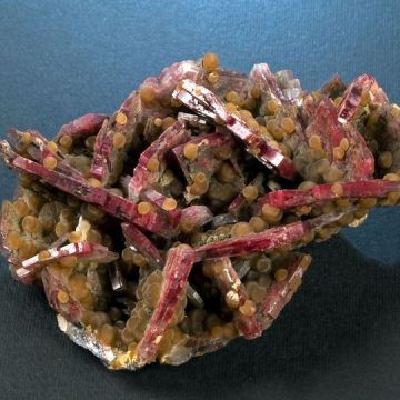 Exponatul săptămânii la Mineralogie – un eșantion din baritină și siderit Exponatul săptămânii la Mineralogie – un eșantion din baritină și siderit
