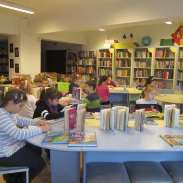 În vizită la bibliotecă În vizită la bibliotecă