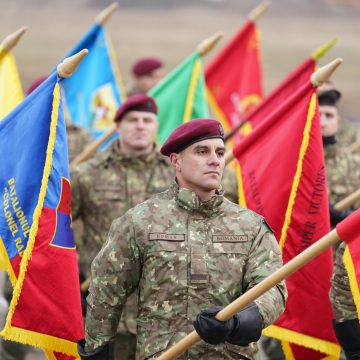 Peste 1500 de militari la parada de Ziua Națională Peste 1500 de militari la parada de Ziua Națională