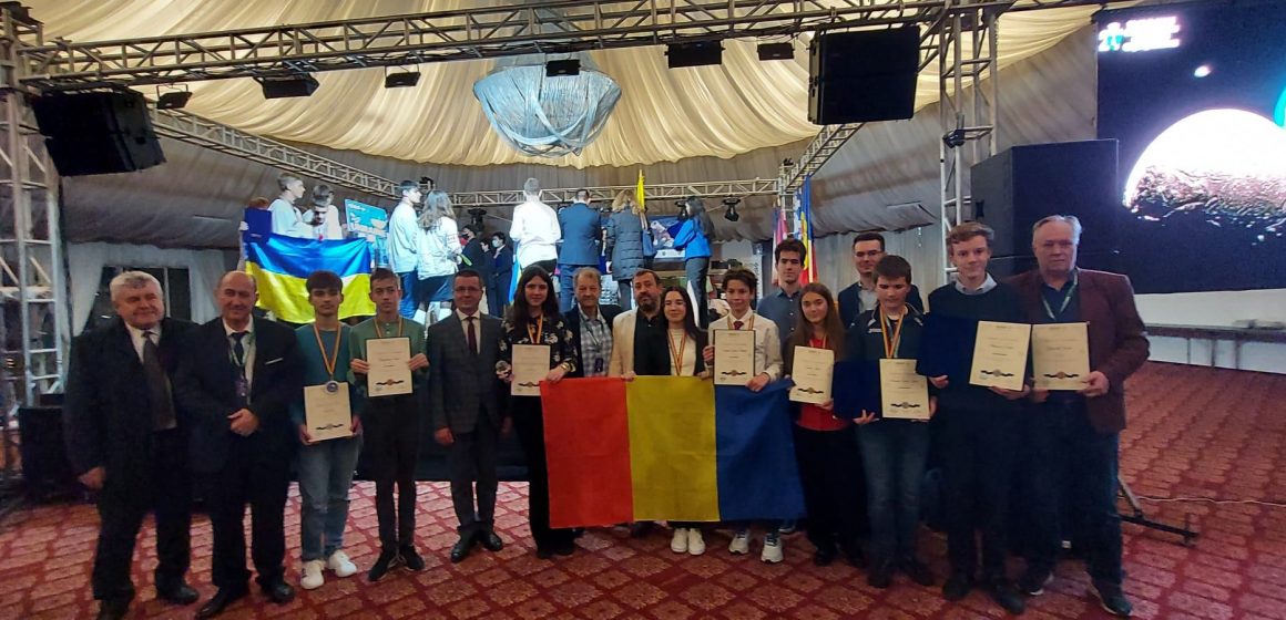 Medalii de argint pentru doi elevi de la Colegiul ”Vasile Lucaciu” la Olimpiada Internațională de Astronomie și Științe Spațiale pentru Juniori