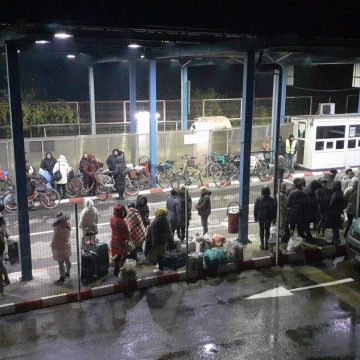 Impas la graniță – mai multe persoane nu pot trece în Ucraina fiindcă în vama din țara vecină nu e curent
