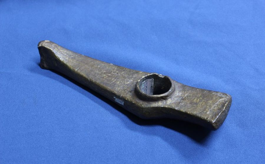 Exponatul săptămânii la Muzeul Județean de Istorie și Arheologie Maramureș este un topor