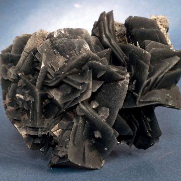 Un calcit de la Mina Herja – exponatul săptămânii la Mineralogie