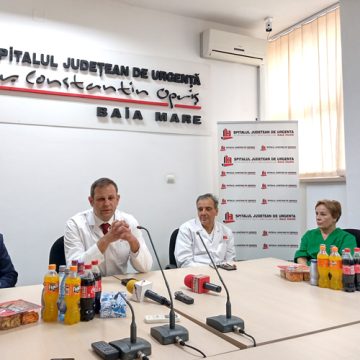 Premieră istorică la Spitalul Județean de Urgență ”Dr. Constantin Opriș” Baia Mare – prima intervenție pe cord deschis Premieră istorică la Spitalul Județean de Urgență ”Dr. Constantin Opriș” Baia Mare – prima intervenție pe cord deschis