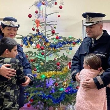 Jandarmii maramureșeni au fost mesagerii lui Moş Crăciun