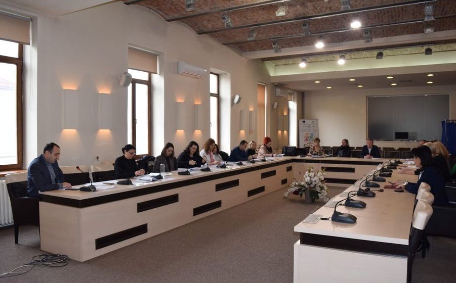 Dotarea unităților de învățământ, printre prioritățile acestui an ale Primăriei Sighetu Marmației
