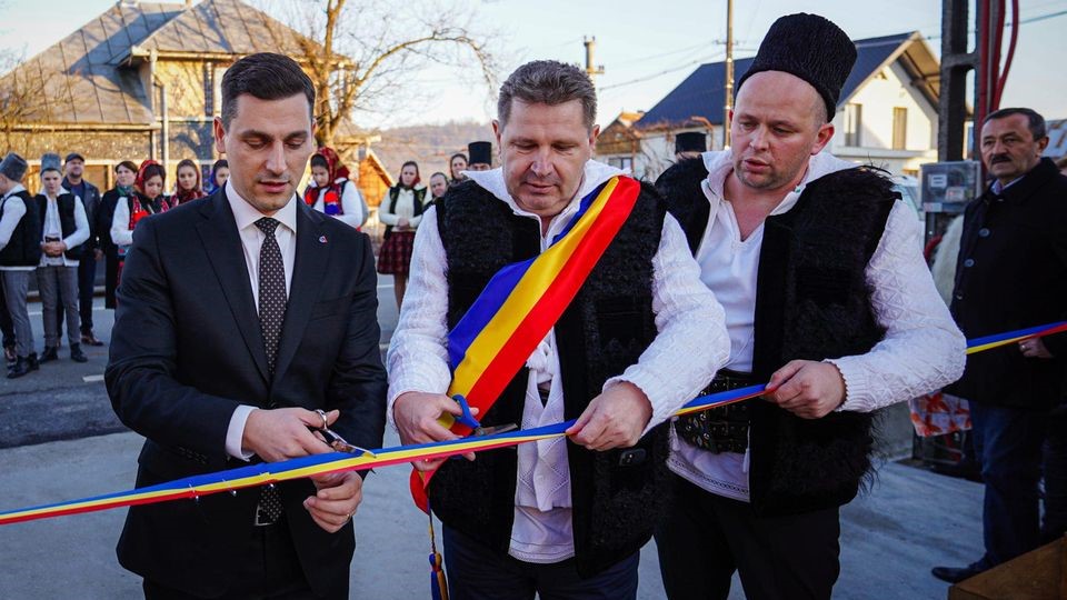 Ionel Bogdan: S-a inaugurat Centrul Cultural din Berbești, comuna Giulești Ionel Bogdan: S-a inaugurat Centrul Cultural din Berbești, comuna Giulești
