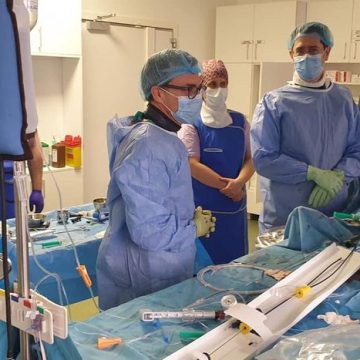 Trei cazuri de patologie aortică abdominală complexă, cu risc vital, rezolvate endovascular cu succes la Spitalul Județean de Urgență Baia Mare Trei cazuri de patologie aortică abdominală complexă, cu risc vital, rezolvate endovascular cu succes la Spitalul Județean de Urgență Baia Mare