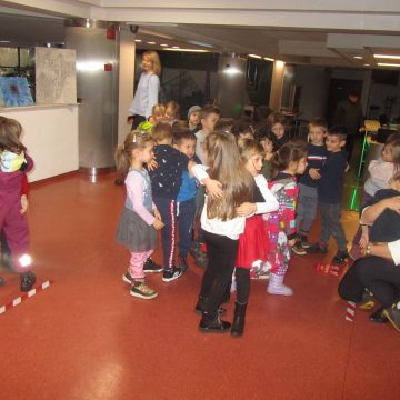 Ziua Mondială a Îmbrățișărilor, sărbătorită la Biblioteca Județeană