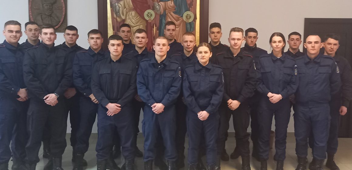 Elevi jandarmi în practică la Jandarmeria Maramureș