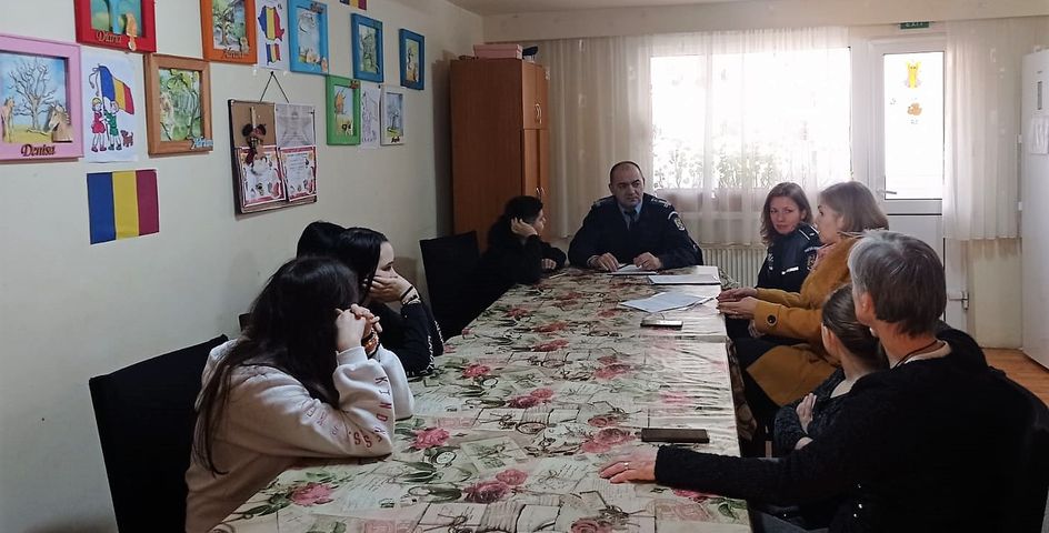 Copiii și tinerii de la Casa de Tip Familial nr. 2 Baia Mare, din cadrul DGASPC Maramureș au primit informații și sfaturi prețioase