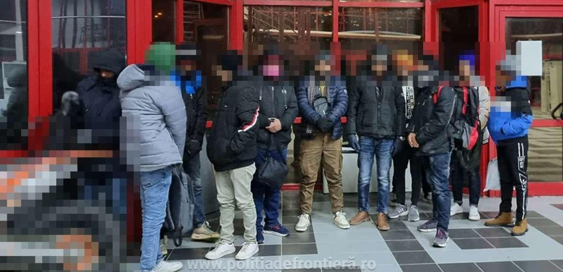 Video | Prinși în timp ce încercau să treacă ilegal frontiera