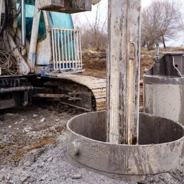 Se execută foraje experimentale pentru piloți forați la noul pod peste Tisa
