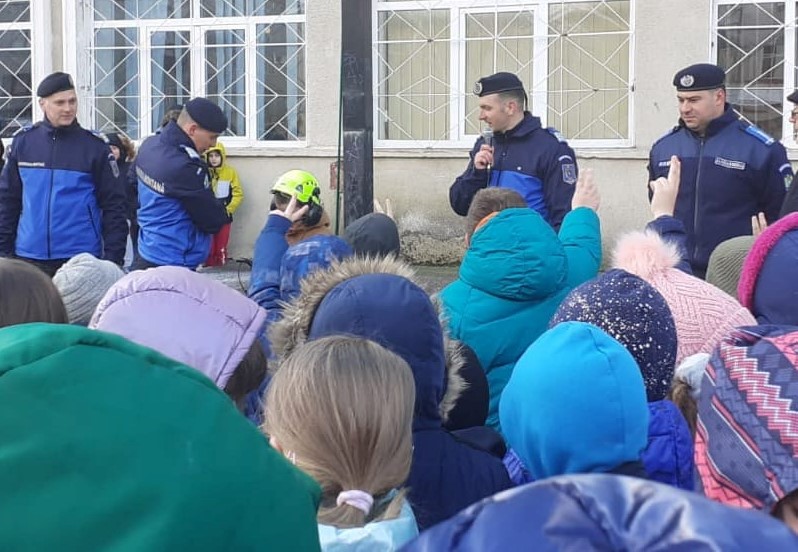 Jandarmi montani la Școala Altfel Jandarmi montani la Școala Altfel