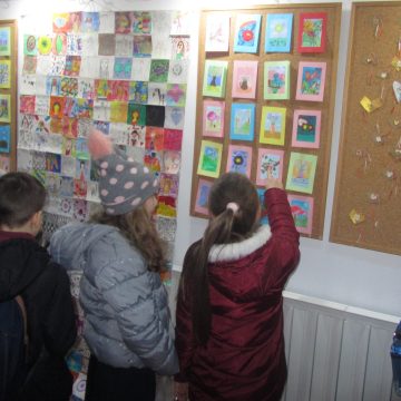 Mărţişor – simbol şi tradiţie Mărţişor – simbol şi tradiţie