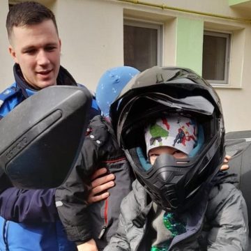 Jandarmii montani alături de copii Jandarmii montani alături de copii