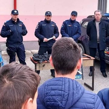 Jandarmii din cadrul Postului de Jandarmi Montan Țibleș continuă activitățile preventive