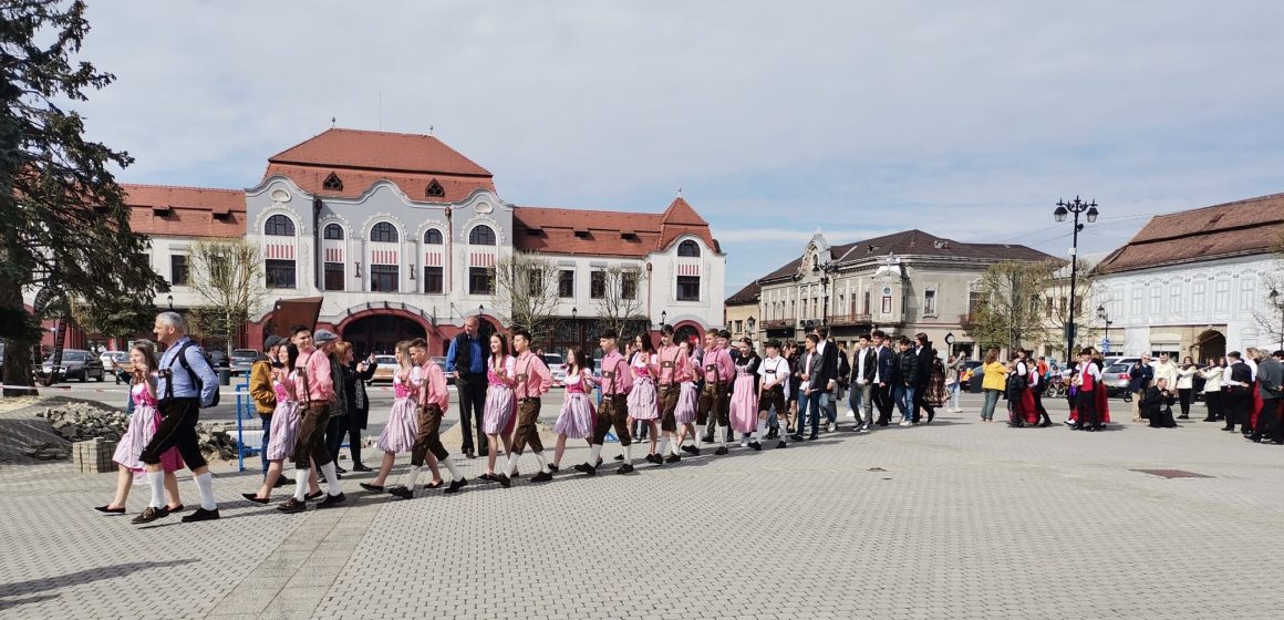 Sărbătoarea primăverii Fruehlingsrauschen la Forumul German din Baia Mare Sărbătoarea primăverii Fruehlingsrauschen la Forumul German din Baia Mare