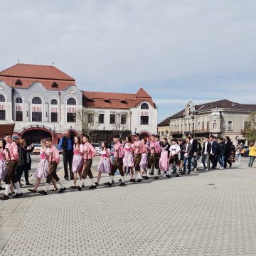 Sărbătoarea primăverii Fruehlingsrauschen la Forumul German din Baia Mare Sărbătoarea primăverii Fruehlingsrauschen la Forumul German din Baia Mare
