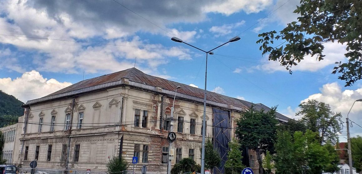 Dan Ivan, senator USR: Primarul Cătălin Cherecheș refuză să plătească 670.000 de lei pentru fosta Școală de Fete/Palat Episcopal