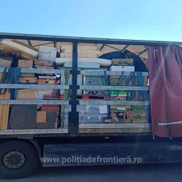 27 de tone de alimente expirate, mobilă și haine second-hand au fost oprite să intre în țară 27 de tone de alimente expirate, mobilă și haine second-hand au fost oprite să intre în țară