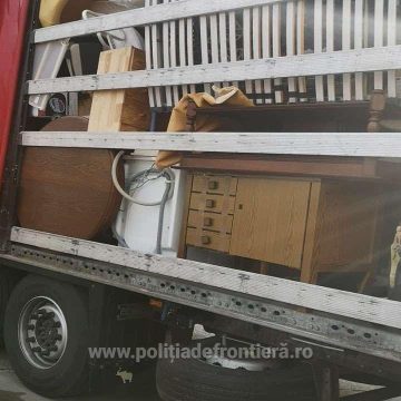 Nouă tone de mobilier și produse de uz casnic oprite la vamă