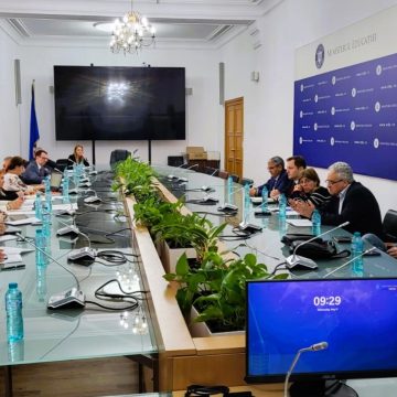 Discuții între reprezentanții Ministerului Educaţiei și cei ai federaţiilor sindicale din învăţământul preuniversitar Discuții între reprezentanții Ministerului Educaţiei și cei ai federaţiilor sindicale din învăţământul preuniversitar