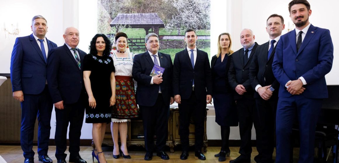 Ionel Bogdan: La Ambasada României din Austria am inaugurat expoziția intitulată: “Maramureș, poartă spre un ținut de poveste”