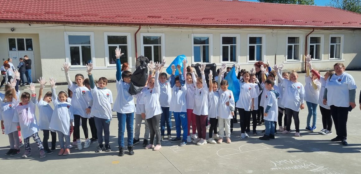 Campania ADIGIDM „Selectarea se-nvață de pe băncile școlii” la Mireșu Mare Campania ADIGIDM „Selectarea se-nvață de pe băncile școlii” la Mireșu Mare