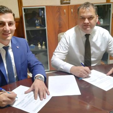Contractul de finanțare pentru reabilitarea și modernizarea drumului județean 108A Gârdani – limită cu judeţul Sălaj a fost semnat Contractul de finanțare pentru reabilitarea și modernizarea drumului județean 108A Gârdani – limită cu judeţul Sălaj a fost semnat