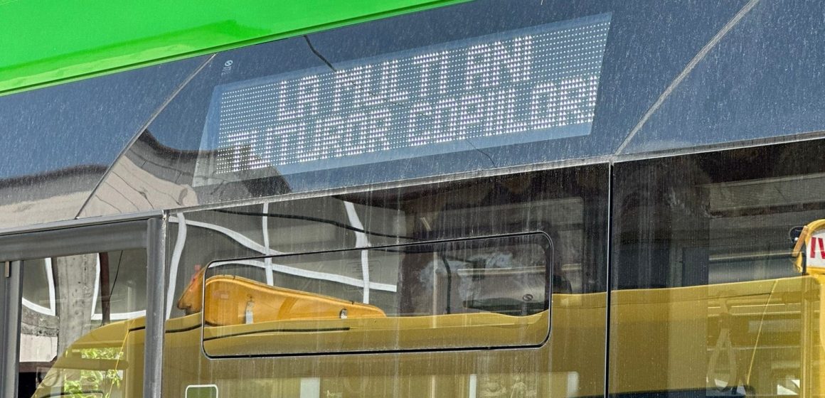 Autobuz la dispoziția copiilor de 1 iunie la Sighetu Marmației echipat de sărbătoare