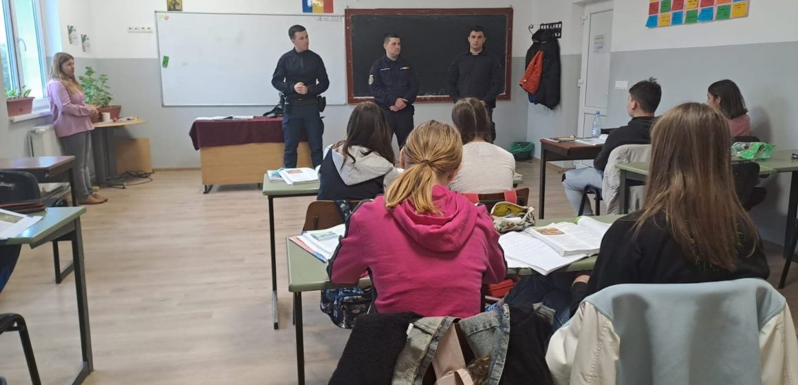 Activități preventive ale jandarmilor montani Activități preventive ale jandarmilor montani